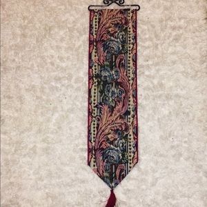 LIKE NEW Floral Tapestry 🌹!!